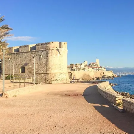 4 Guests Front Of The Sea Сasa de vacaciones Antibes