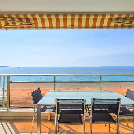 4 Guests Front Of The Sea Антиб